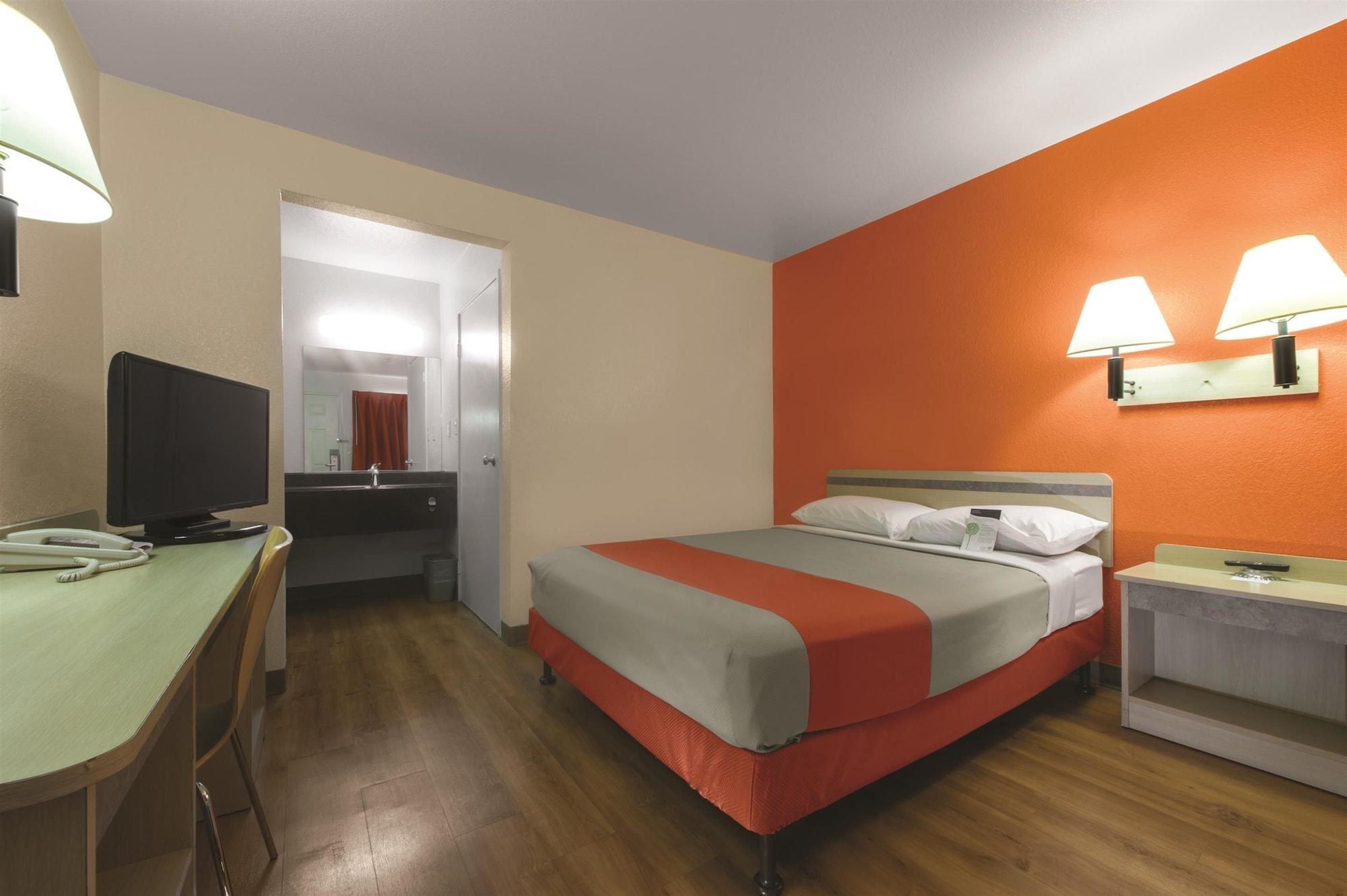 Travelodge By Wyndham Brattleboro Vt Bagian luar foto