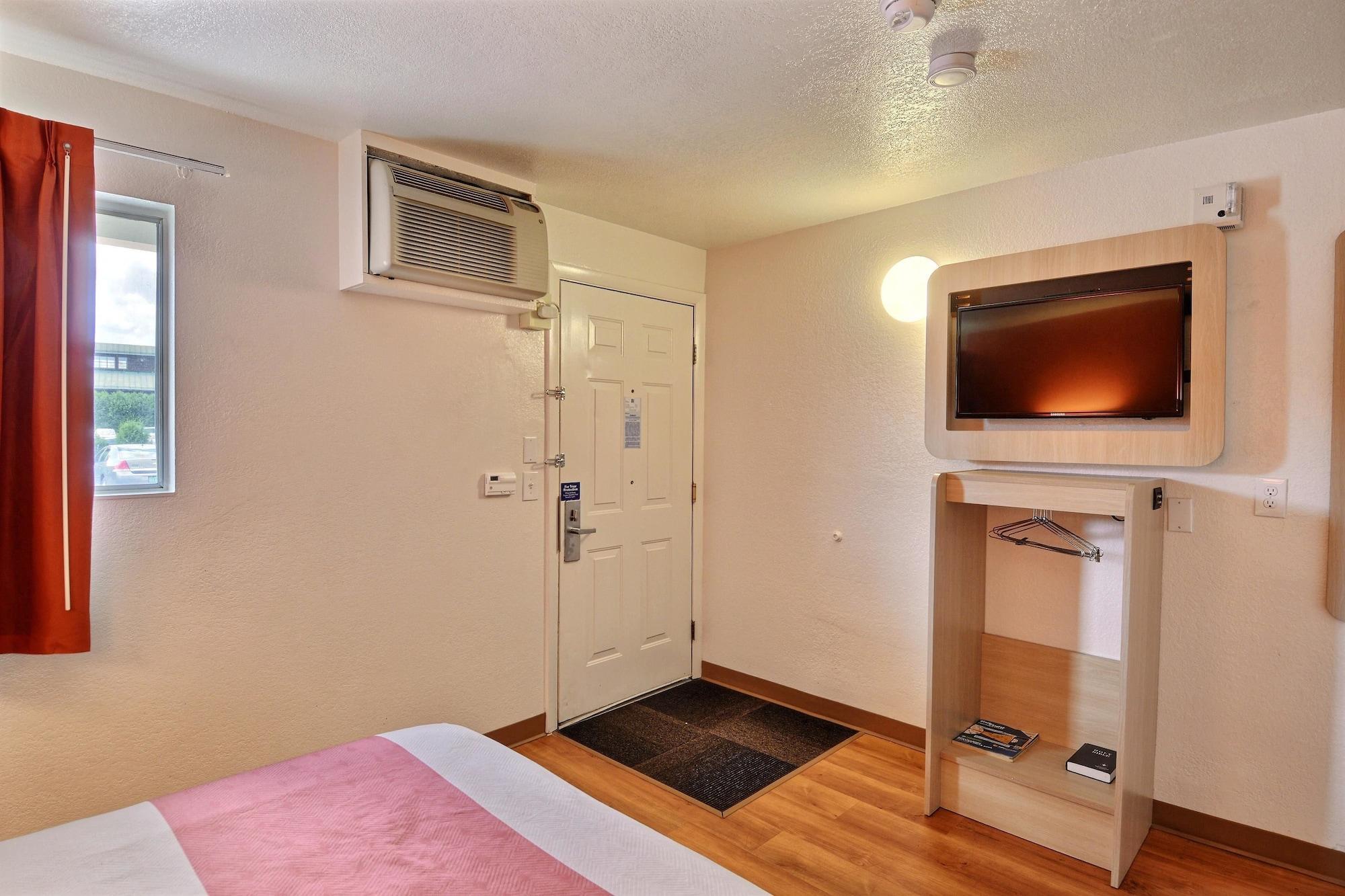 Travelodge By Wyndham Brattleboro Vt Bagian luar foto