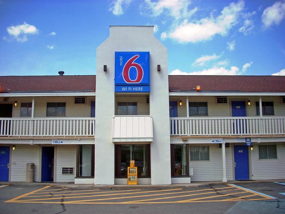 Travelodge By Wyndham Brattleboro Vt Bagian luar foto